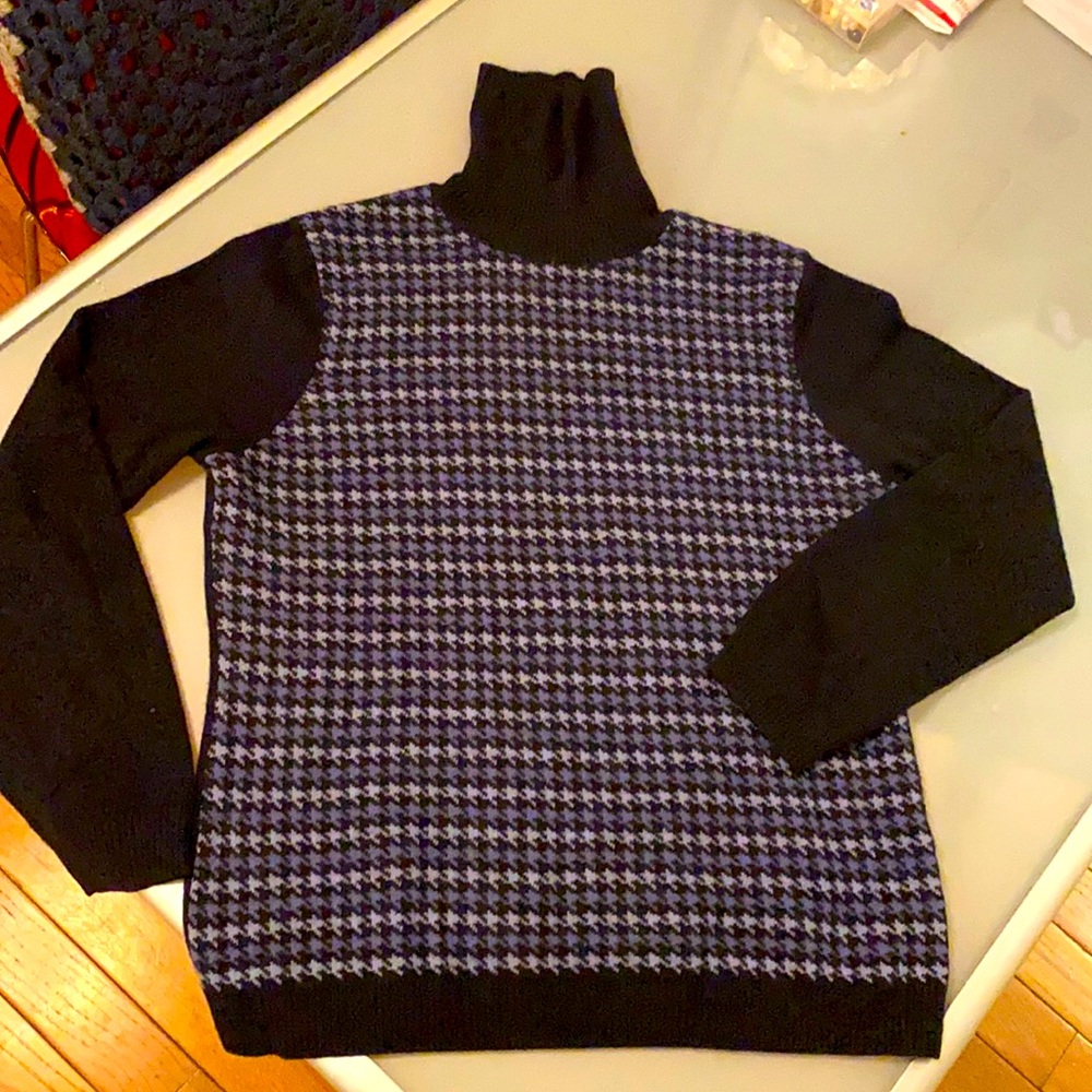 Cashmere turtle neck sweater